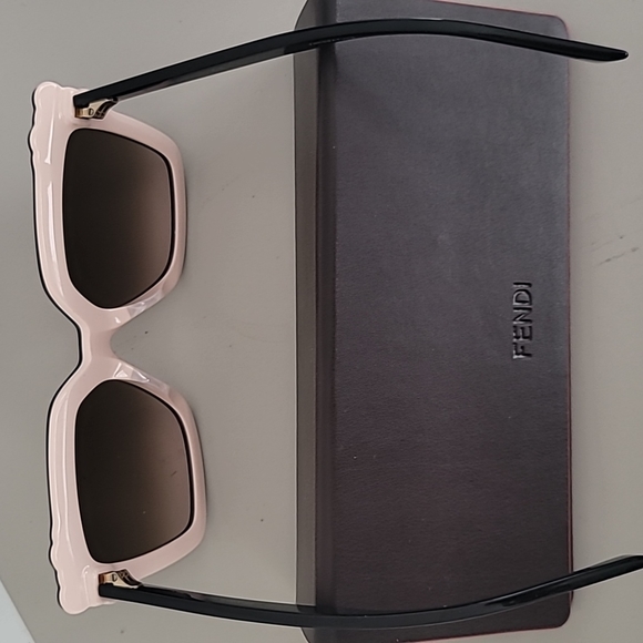NWT Fendi Sunglasses - Picture 8 of 11
